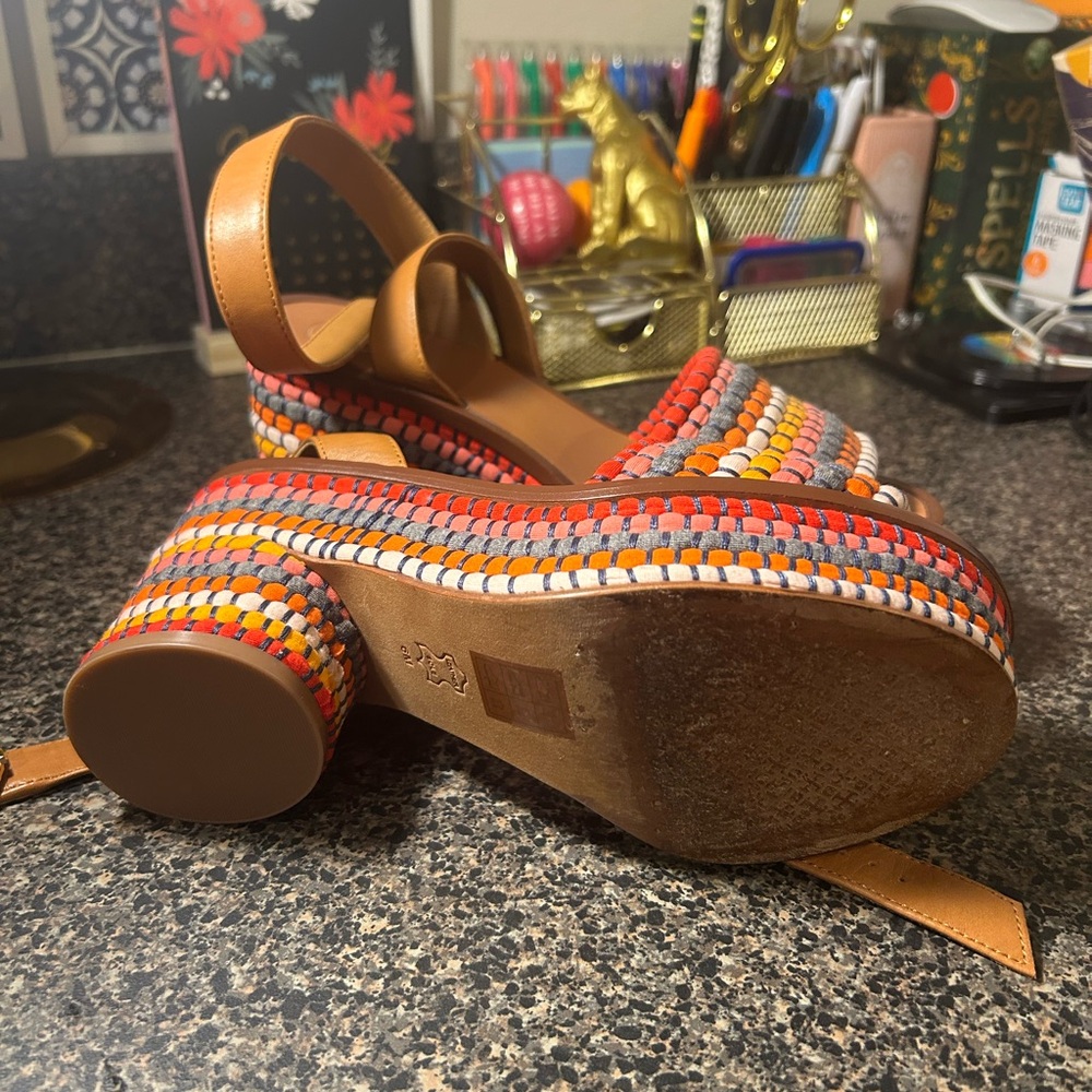 Tory Burch Multicolor Woven Platform Sandals - Picture 5 of 5